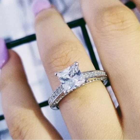 NEW PRINCESS CUT 2 CT DIAMOND ENGAGEMENT RING, CUTE RING, SHINY RING. - Picture 2 of 5